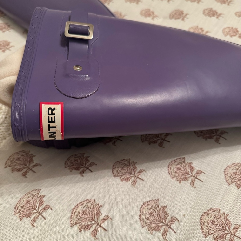 Hunter Women's Original Tall Rain Boots in a purple ~ Size 6 - Picture 7 of 8